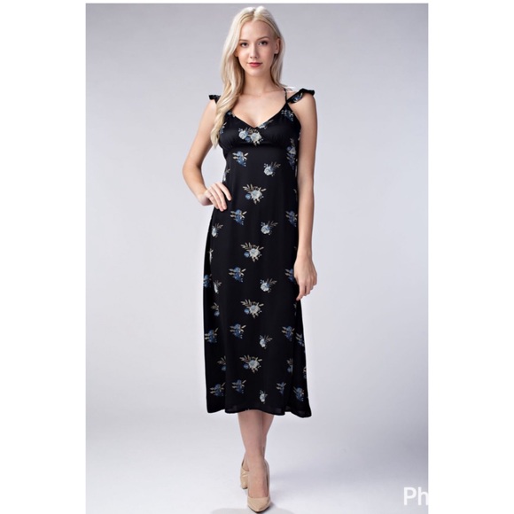 Leaf It Alone Maxi Dress - Picture 5 of 8